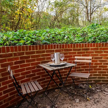 Kestrel Cottage At Seven Sisters Country Park Westdean Exterior photo